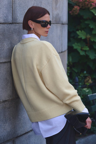 The Cashmere Signature Crew in Butter